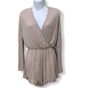 𝅺for Sienna pale pink long sleeve romper size small